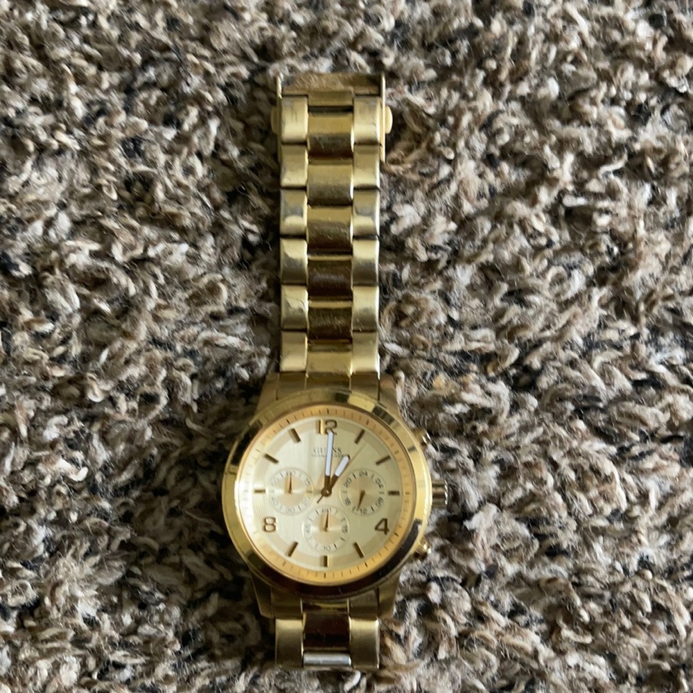Guess Watch-Needs Batt